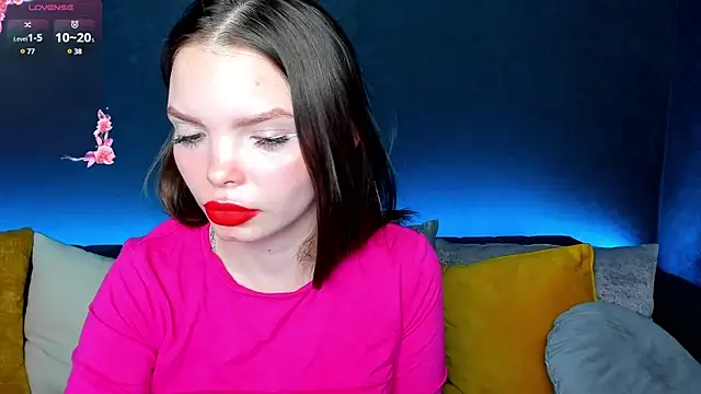 Curvy Dynamite  online show from 02/11/25, 08:26