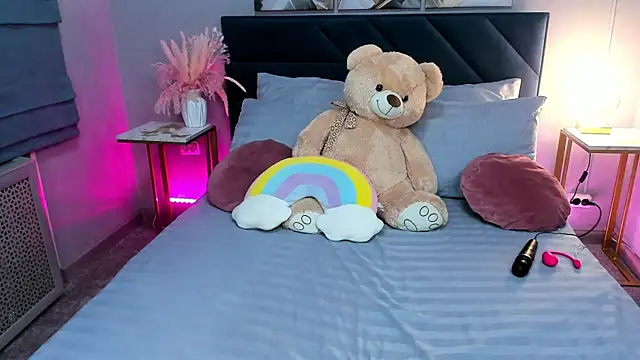 Curvy Dynamite  online show from 10/22/25, 01:17