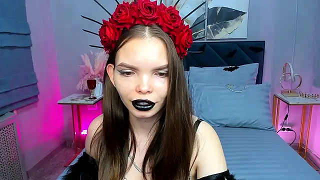 Curvy Dynamite  online show from 10/31/25, 01:06