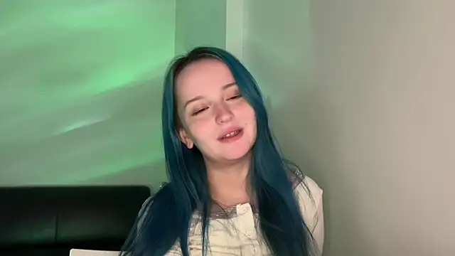 bumble bee online show from 12/26/24, 03:42