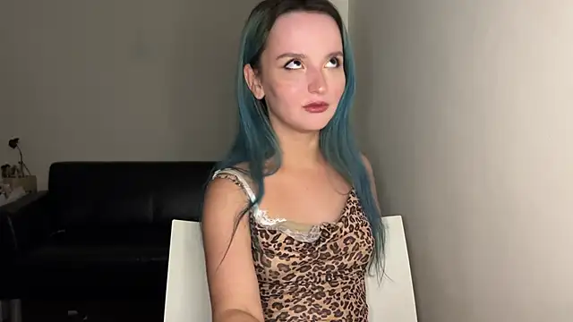 bumble bee online show from 03/04/25, 02:21