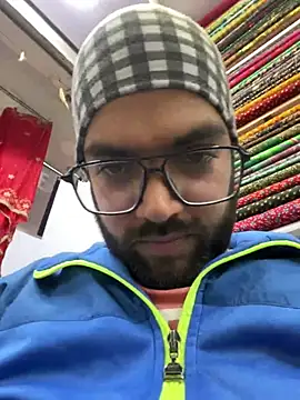 Snapshot of Arsh_Loves_Luv chatting on 12/27/24, 12:23 Arsh Loves Luv online show from 12/27/24, 12:23