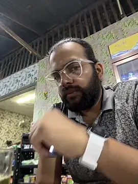 Snapshot of Arsh_Loves_Luv chatting on 01/21/25, 02:59 Arsh Loves Luv online show from 01/21/25, 02:59