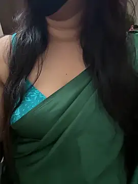 Snapshot of Akhi_Akshaya chatting on 12/18/24, 06:21 Akhi Akshaya online show from 12/18/24, 06:21