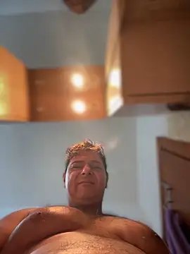 Snapshot of SecretlyDD chatting on 11/15/25, 08:11 SecretlyDD online show from 11/15/25, 08:11