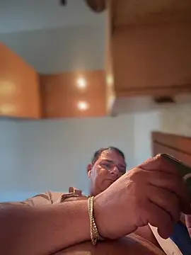 Snapshot of SecretlyDD chatting on 02/10/26, 10:19 SecretlyDD online show from 02/10/26, 10:19