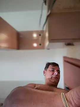 Snapshot of SecretlyDD chatting on 02/18/26, 09:16 SecretlyDD online show from 02/18/26, 09:16