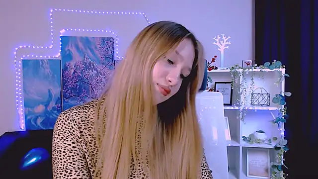 playful sophie online show from 02/21/25, 12:38