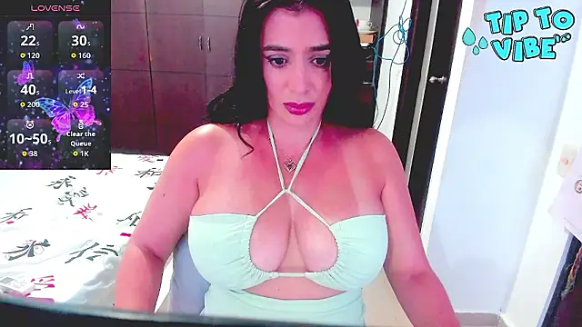 Snapshot of hugetits90xxx chatting on 02/20/26, 11:49 hugetits90xxx online show from 02/20/26, 11:49