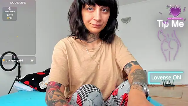 Snapshot of Lucky_Deniz chatting on 03/12/25, 07:57 Lucky Deniz online show from 03/12/25, 07:57