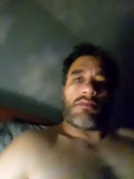 Snapshot of PNPdad6969 chatting on 01/01/25, 04:18 PNPdad6969 online show from 01/01/25, 04:18