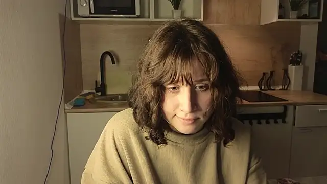 Snapshot of whatamarrie chatting on 12/22/24, 08:47 whatamarrie online show from 12/22/24, 08:47