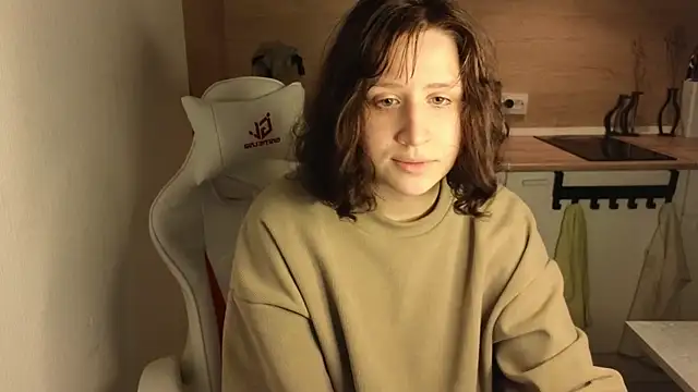 Snapshot of whatamarrie chatting on 12/23/24, 10:12 whatamarrie online show from 12/23/24, 10:12