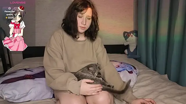 Snapshot of whatamarrie chatting on 02/13/25, 10:33 whatamarrie online show from 02/13/25, 10:33