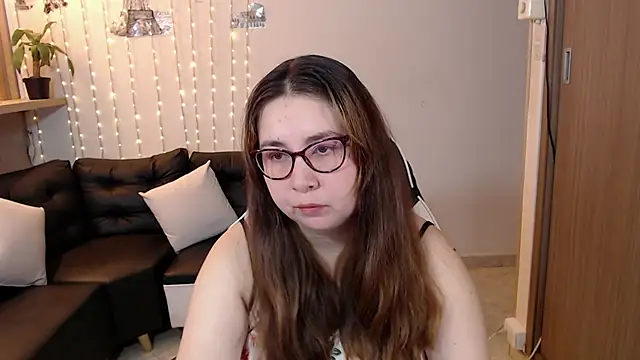 Snapshot of chloe_prg chatting on 02/05/25, 01:11 chloe prg online show from 02/05/25, 01:11