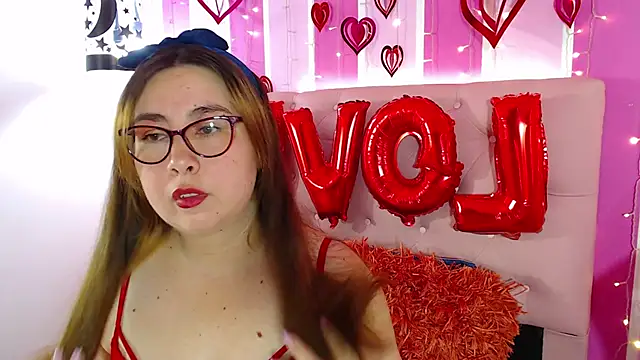 Snapshot of chloe_prg chatting on 02/15/25, 04:14 chloe prg online show from 02/15/25, 04:14