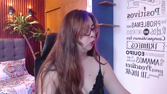 Snapshot of chloe_prg chatting on 02/17/25, 12:48 chloe prg online show from 02/17/25, 12:48