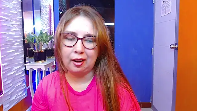 Snapshot of chloe_prg chatting on 03/12/25, 06:44 chloe prg online show from 03/12/25, 06:44