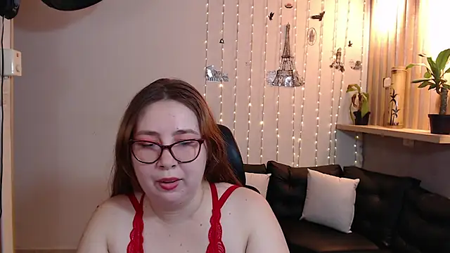 Snapshot of chloe_prg chatting on 03/14/25, 12:40 chloe prg online show from 03/14/25, 12:40