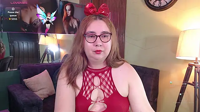 Snapshot of chloe_prg chatting on 11/12/25, 03:01 chloe prg online show from 11/12/25, 03:01