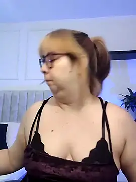 chloe prg online show from 04/28/26, 04:50