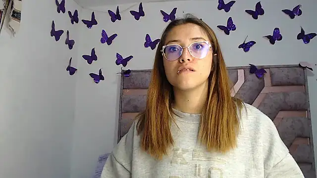 Snapshot of Anny_Fox- chatting on 01/15/26, 03:22 Anny Fox- online show from 01/15/26, 03:22