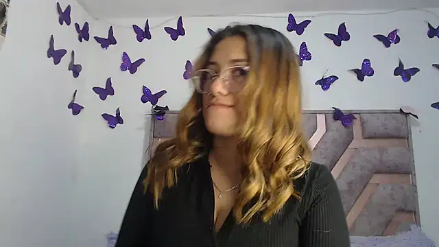 Snapshot of Anny_Fox- chatting on 01/17/26, 03:11 Anny Fox- online show from 01/17/26, 03:11