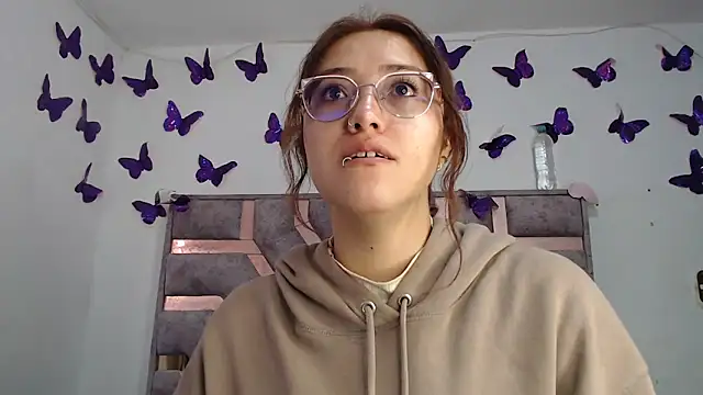 Snapshot of Anny_Fox- chatting on 02/15/26, 09:00 Anny Fox- online show from 02/15/26, 09:00