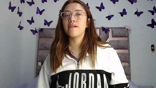 Snapshot of Anny_Fox- chatting on 02/27/26, 03:17 Anny Fox- online show from 02/27/26, 03:17