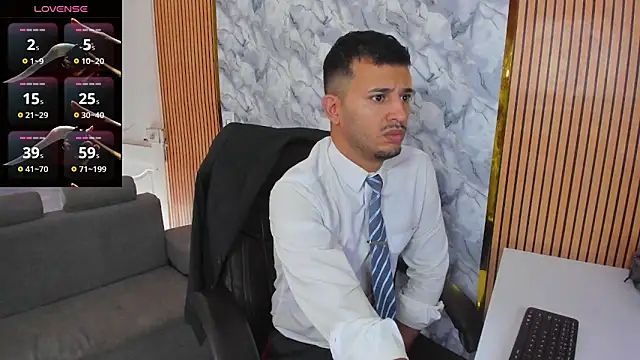 Snapshot of Hideintheoffice chatting on 11/11/25, 03:56 Hideintheoffice online show from 11/11/25, 03:56