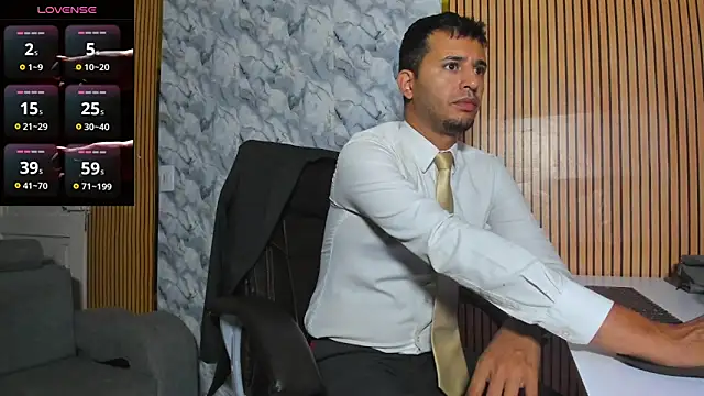 Snapshot of Hideintheoffice chatting on 11/27/25, 09:00 Hideintheoffice online show from 11/27/25, 09:00