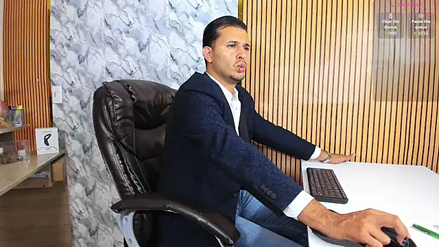 Snapshot of Hideintheoffice chatting on 03/13/26, 12:01 Hideintheoffice online show from 03/13/26, 12:01