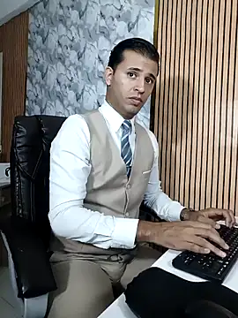 Snapshot of Hideintheoffice chatting on 03/18/26, 12:30 Hideintheoffice online show from 03/18/26, 12:30