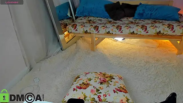 Cheryl  Brown online show from 12/04/25, 01:15