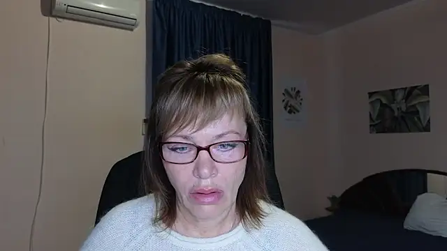 Miss Moren online show from 09/28/25, 04:07