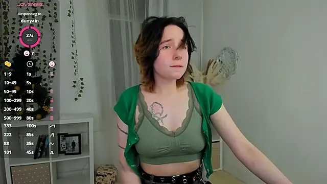 lilithlunna online show from 12/31/24, 02:29