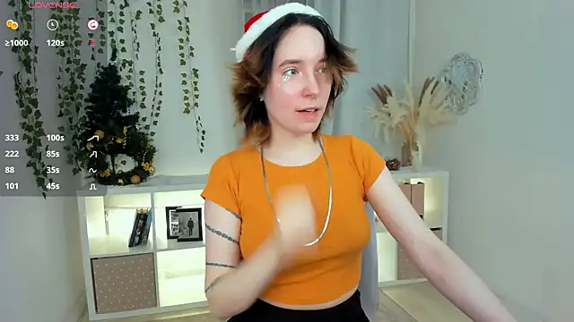 lilithlunna online show from 01/04/25, 01:42