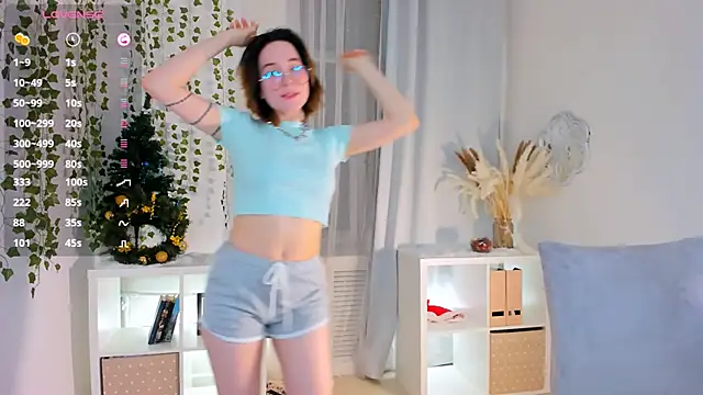 lilithlunna online show from 01/05/25, 04:36