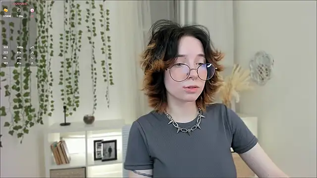 lilithlunna online show from 01/14/25, 08:48