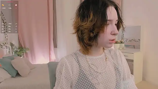 lilithlunna online show from 01/15/25, 10:57