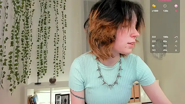 lilithlunna online show from 01/21/25, 05:20