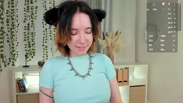 lilithlunna online show from 01/21/25, 08:21