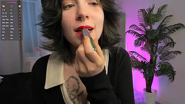 lilithlunna online show from 02/02/25, 04:59