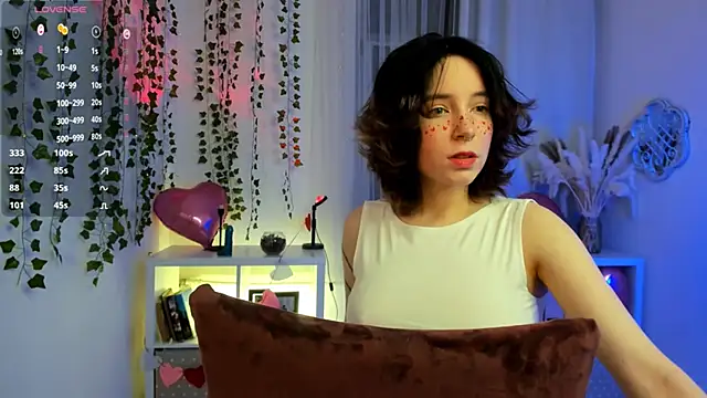 lilithlunna online show from 02/15/25, 09:59