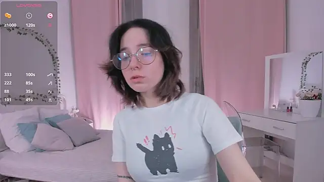 lilithlunna online show from 02/27/25, 01:16