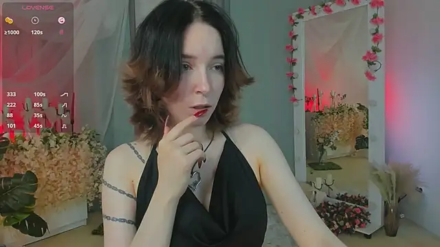 lilithlunna online show from 03/05/25, 04:35