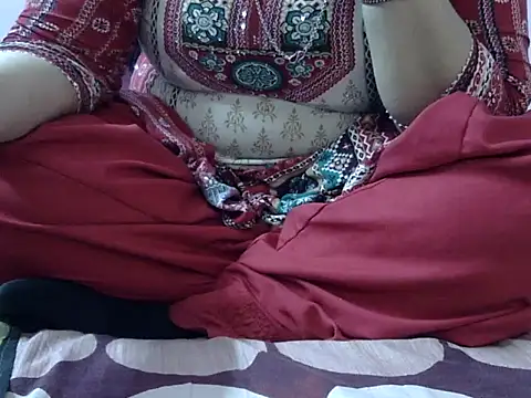 Housewife12 online show from 12/19/25, 07:48