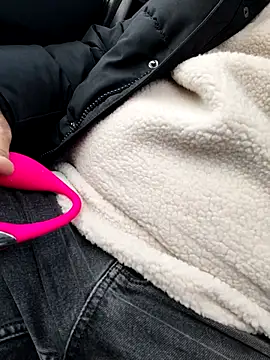 sansan2411 online show from 11/26/25, 01:45