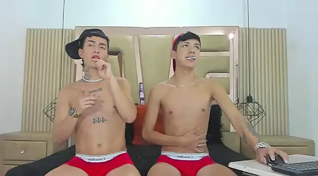 Snapshot of Angel_xxx chatting on 01/05/25, 03:22 Angel xxx online show from 01/05/25, 03:22