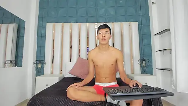 Snapshot of Angel_xxx chatting on 02/06/25, 01:10 Angel xxx online show from 02/06/25, 01:10